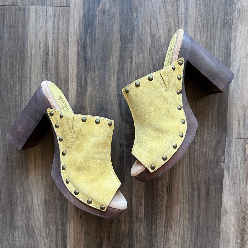 Sbicca Crowley Yellow Suede Clog Heels